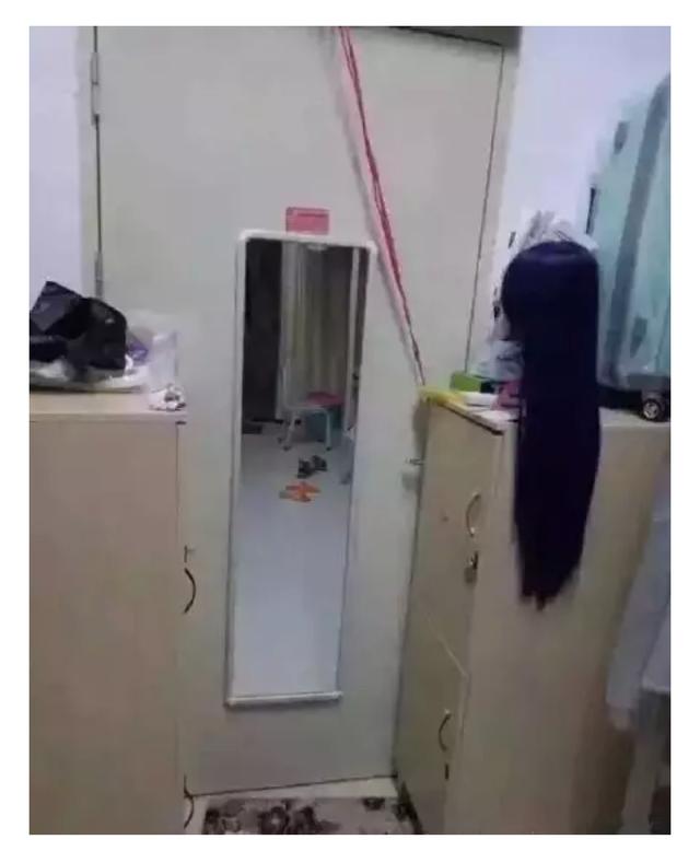 ߀ڼDIYI OUT